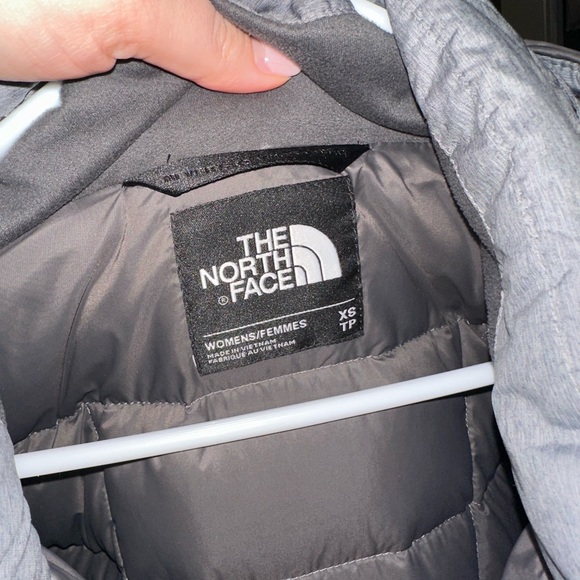 THE NORTH FACE Women's Metropolis Parka - Picture 3 of 6